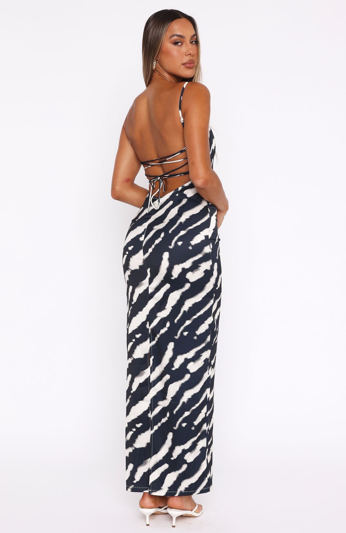 Ultimate Summer Chic: Just A Fan Maxi Dress - Black Abstract Stripe