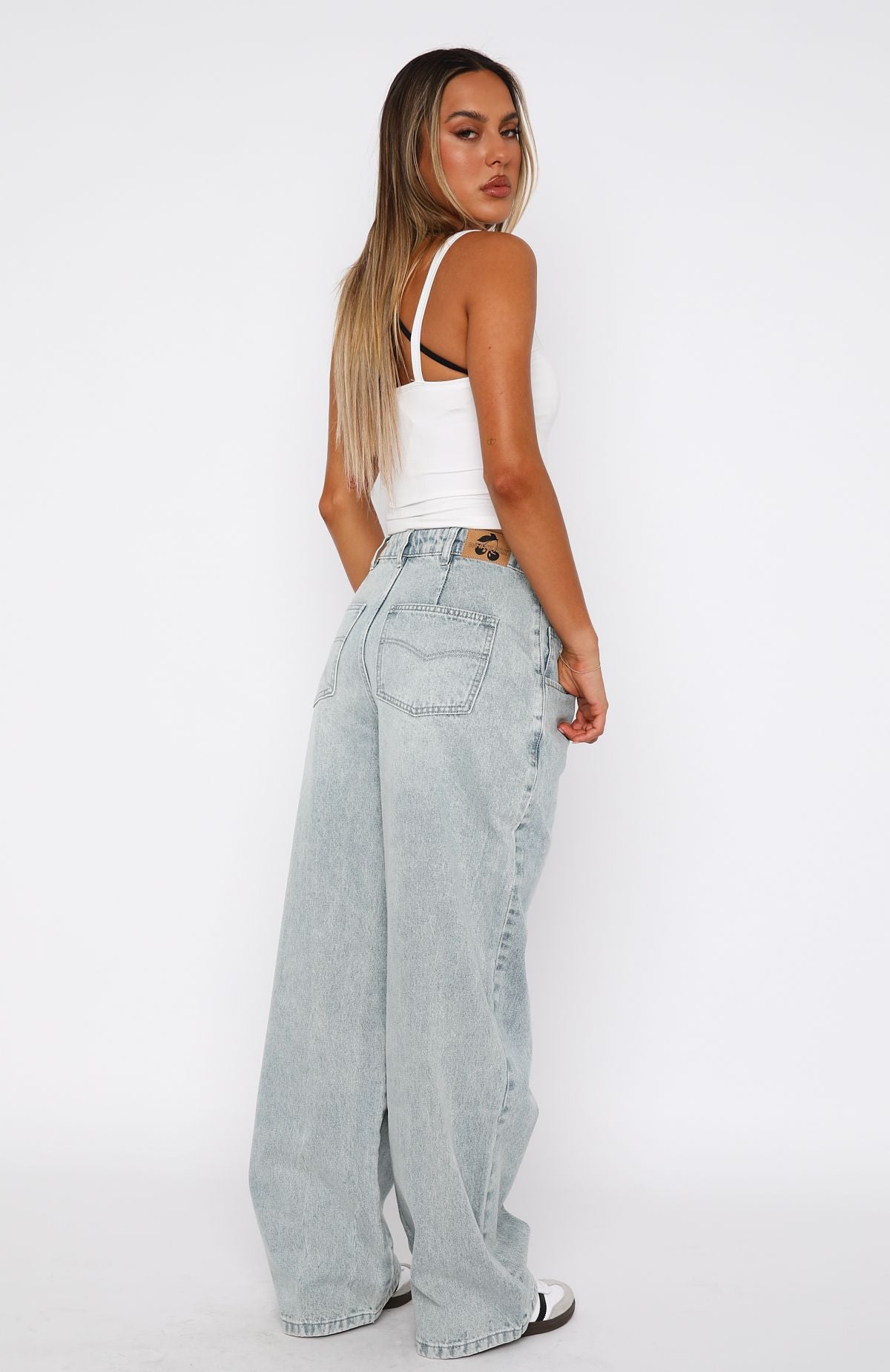 Ultimate Willow Mid Rise Wide Leg Jeans - Light Blue Acid Wash