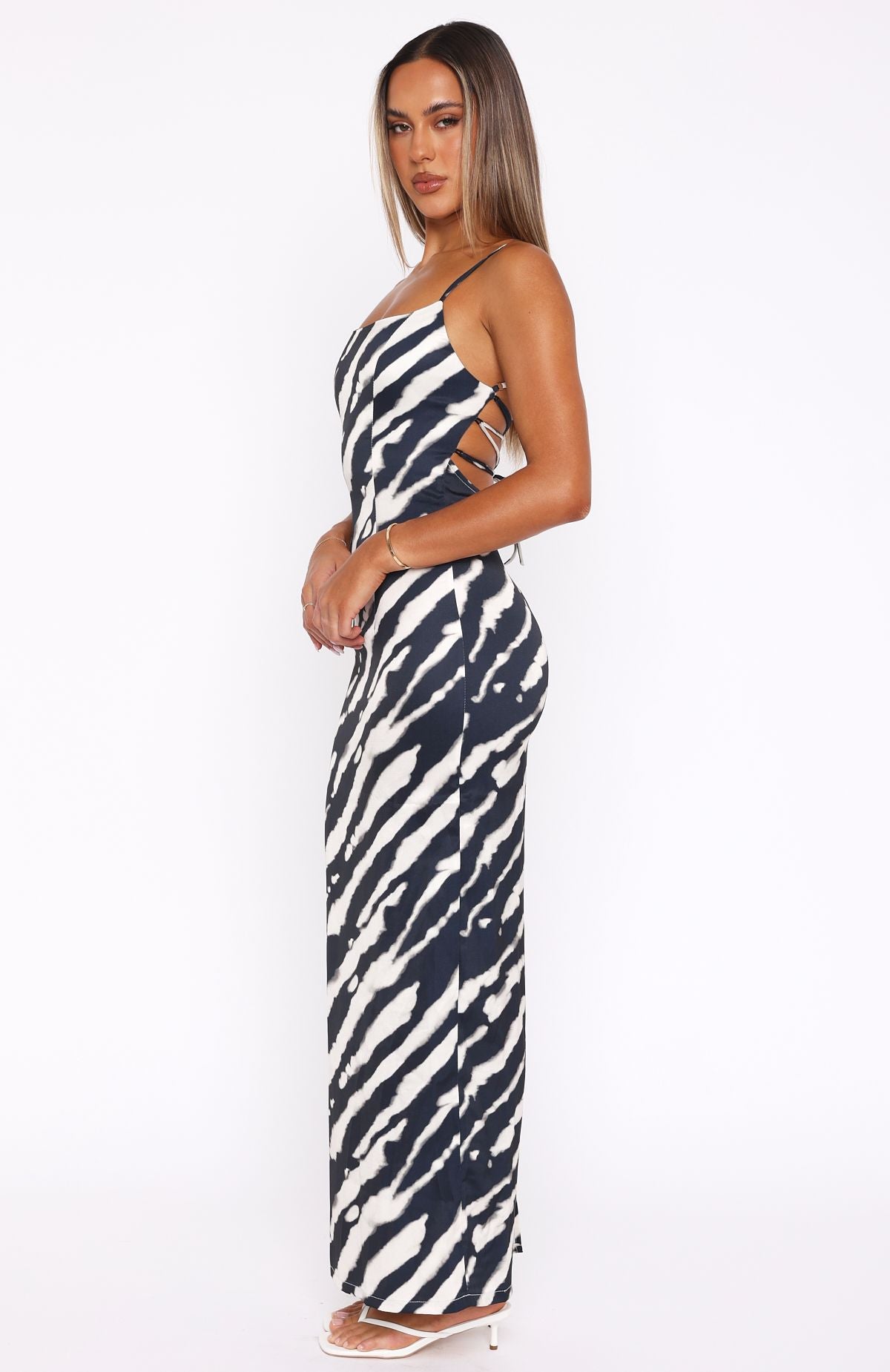 Ultimate Summer Chic: Just A Fan Maxi Dress - Black Abstract Stripe