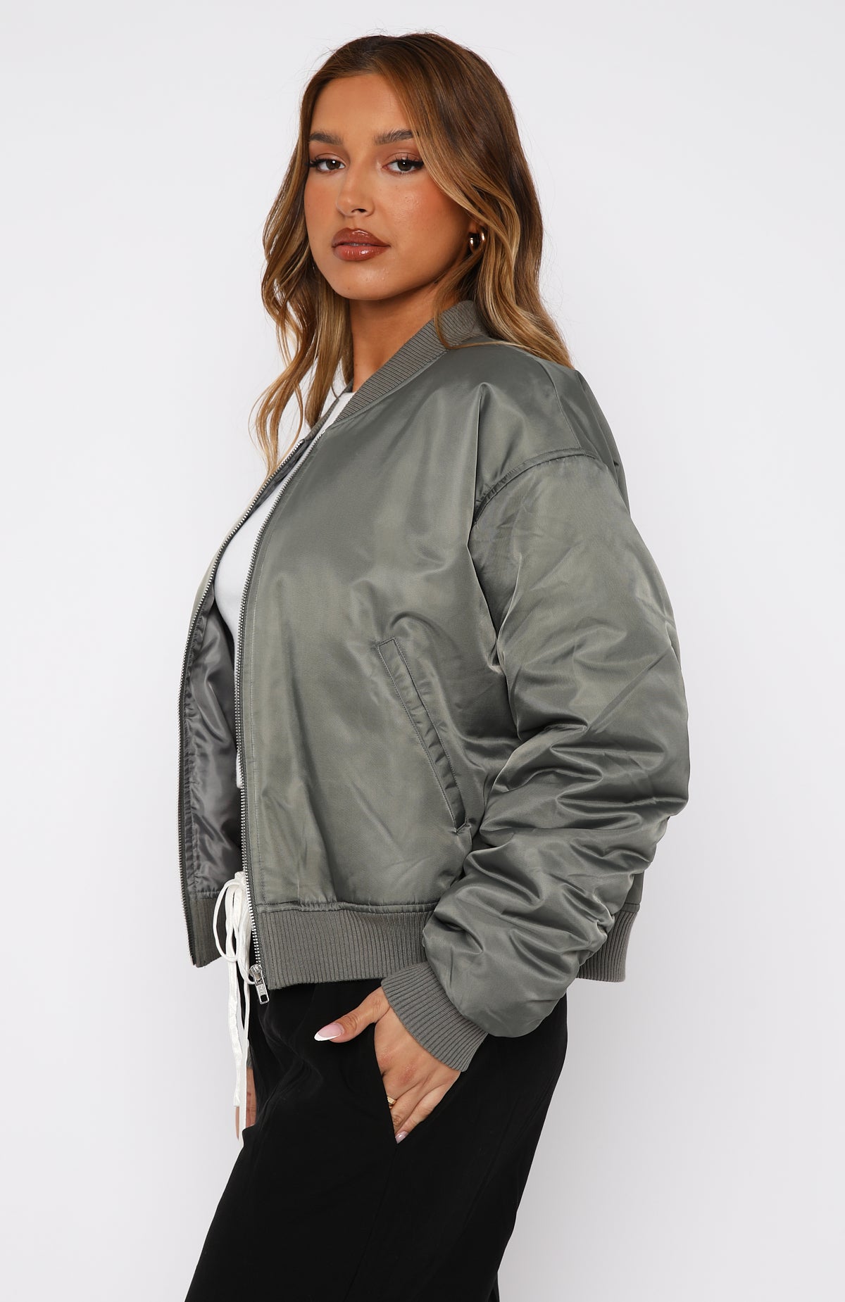 Premium Olive Bomber Jacket - Ultimate Cold Weather Style