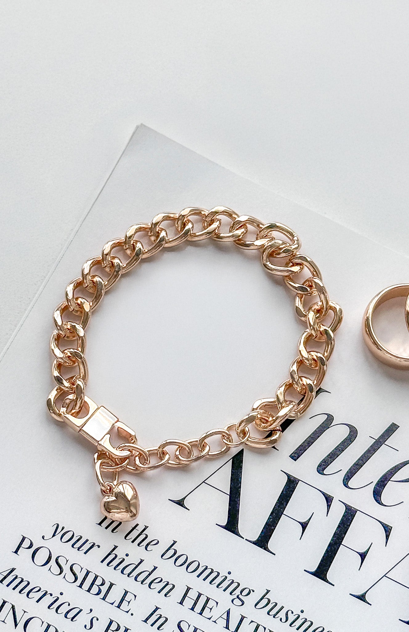 Premium Vesna Gold Bracelet - Ultimate Style Upgrade