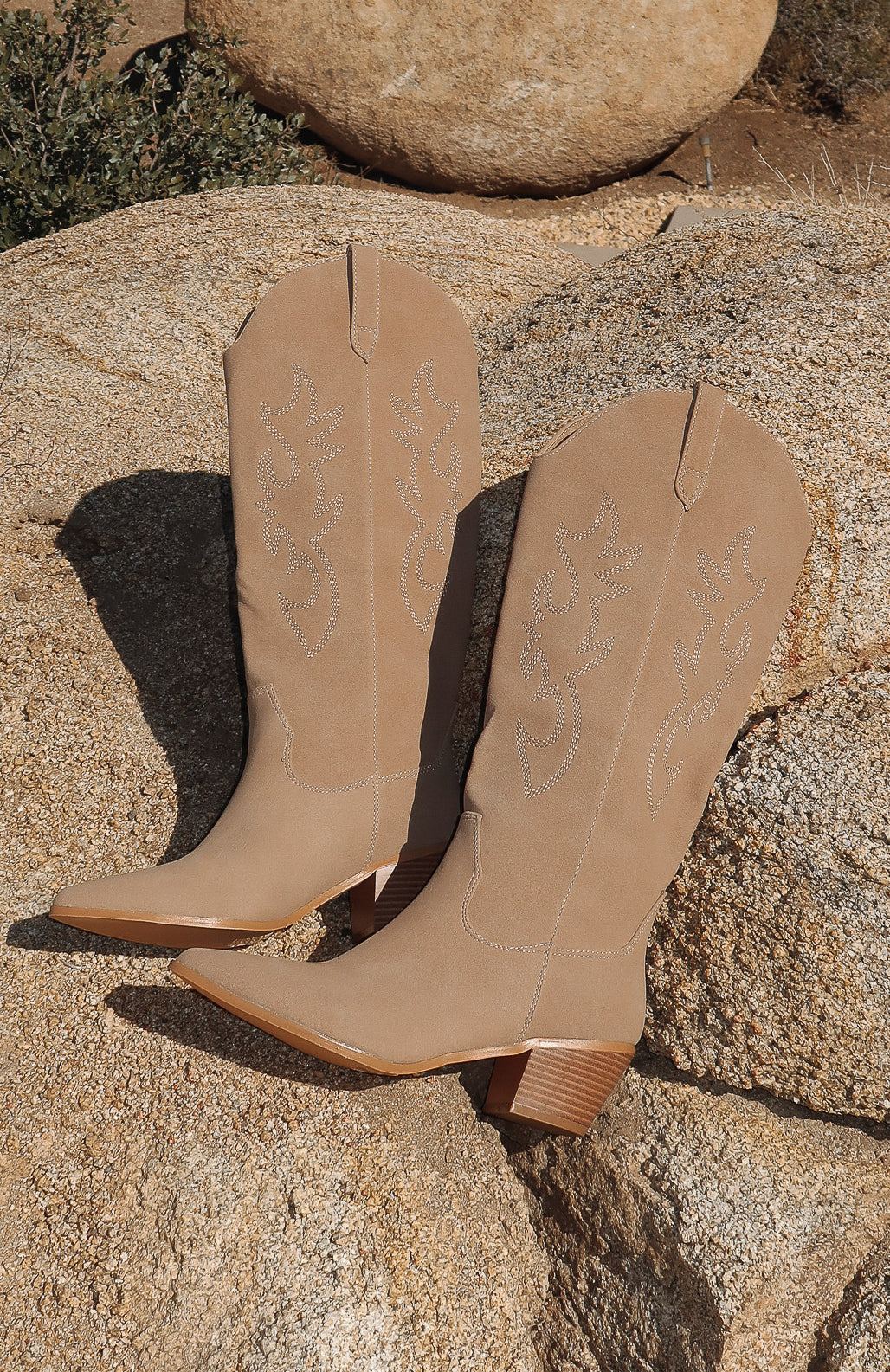 Premium Elizabeth Cowboy Boots - Light Tan | Ultimate Style & Comfort