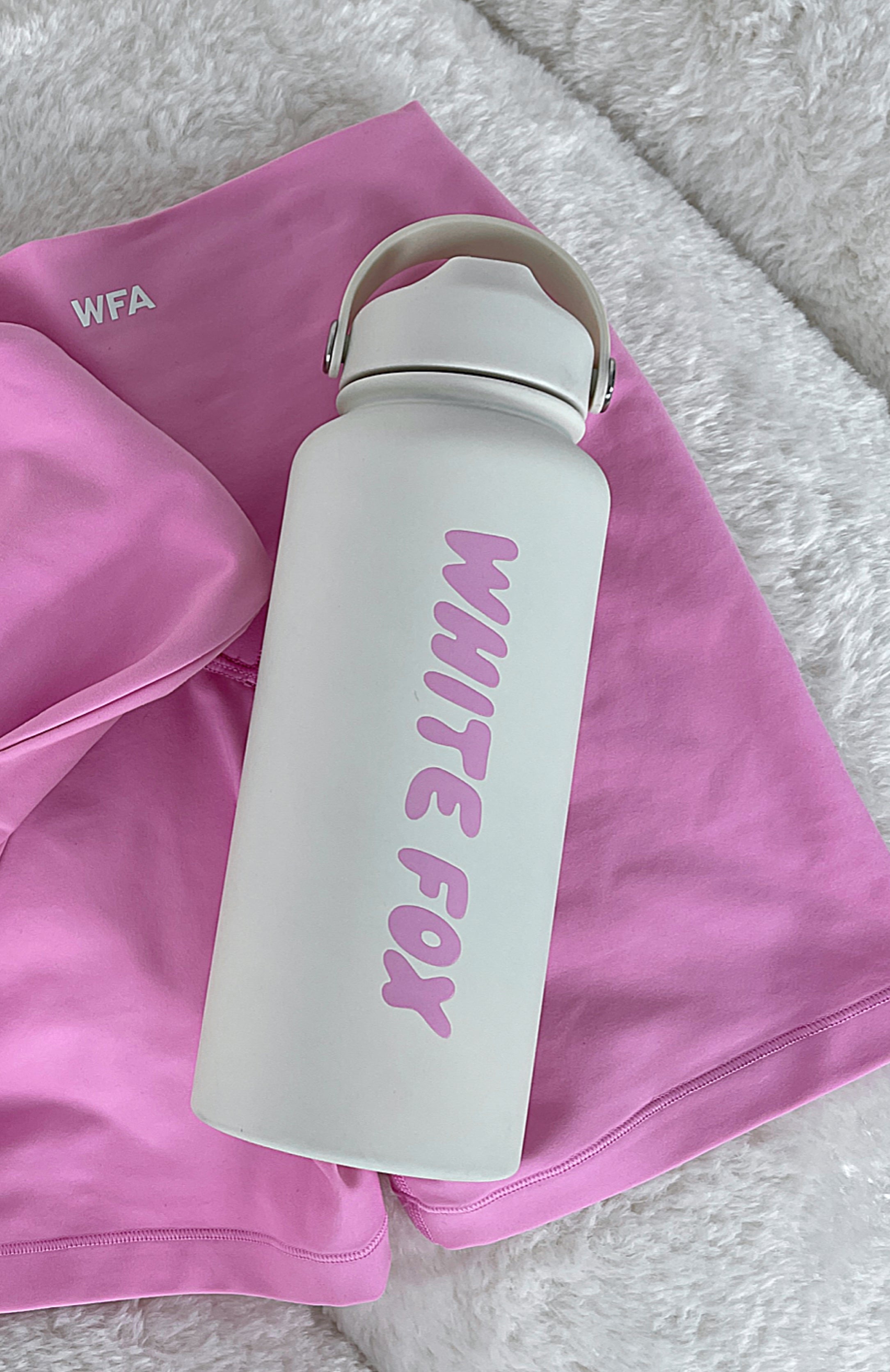 Premium Hydration Companion - 1L Insulated Drink Bottle (White/Pink)