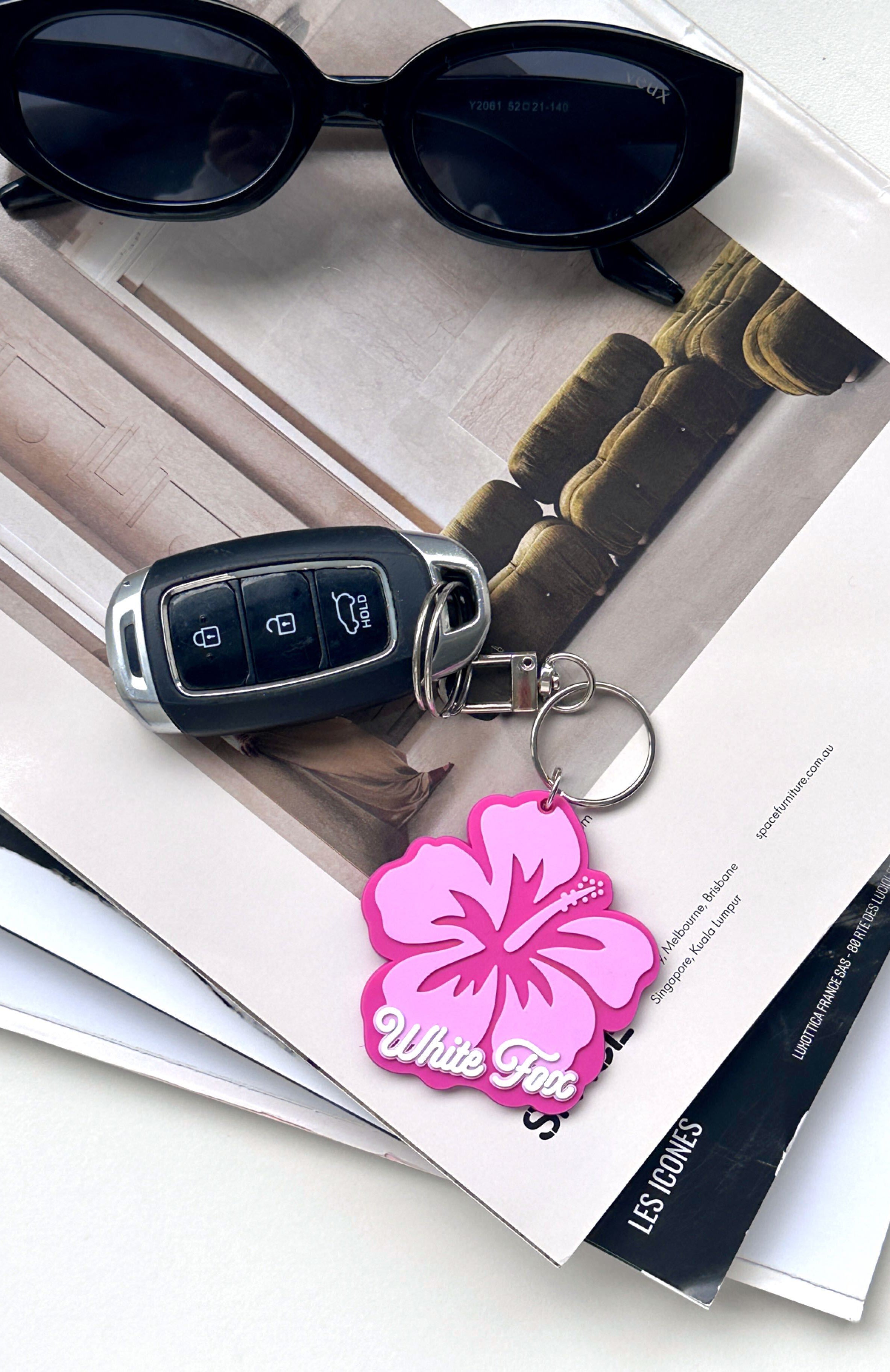 Premium Vacation Vibes Keychain - Pink