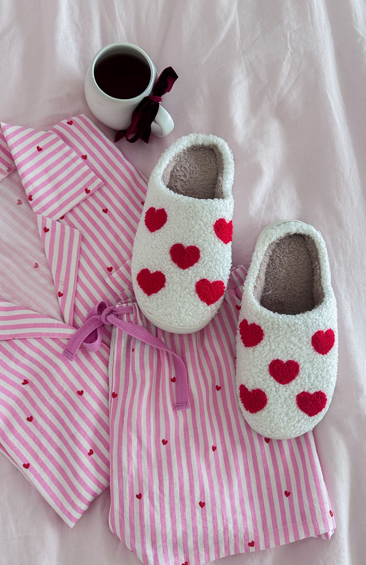 Ultimate Comfy Cosy Slippers - White/Red Heart Design