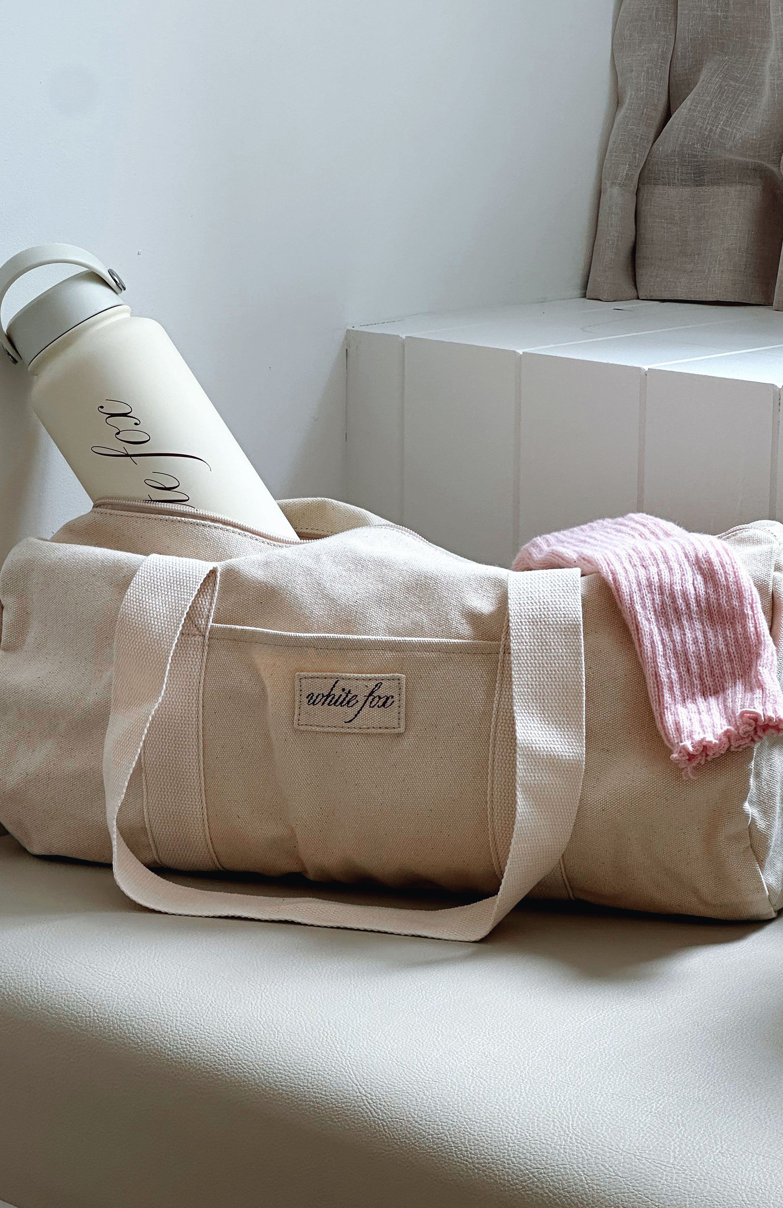 Premium Hazel Duffle Bag in Cream - Ultimate Travel Companion