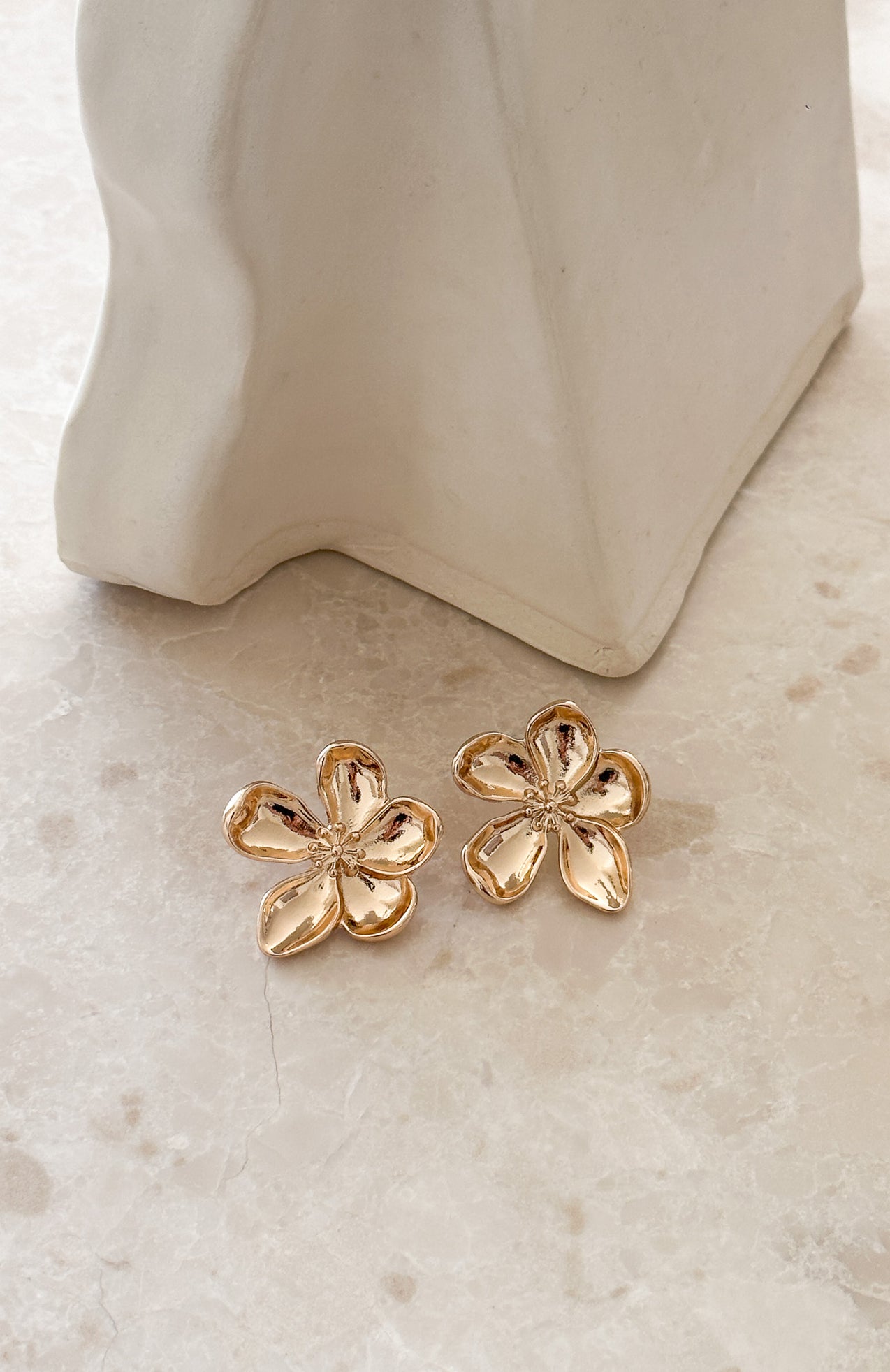 Premium Gold Floral Stud Earrings - Caught A Vibe Collection