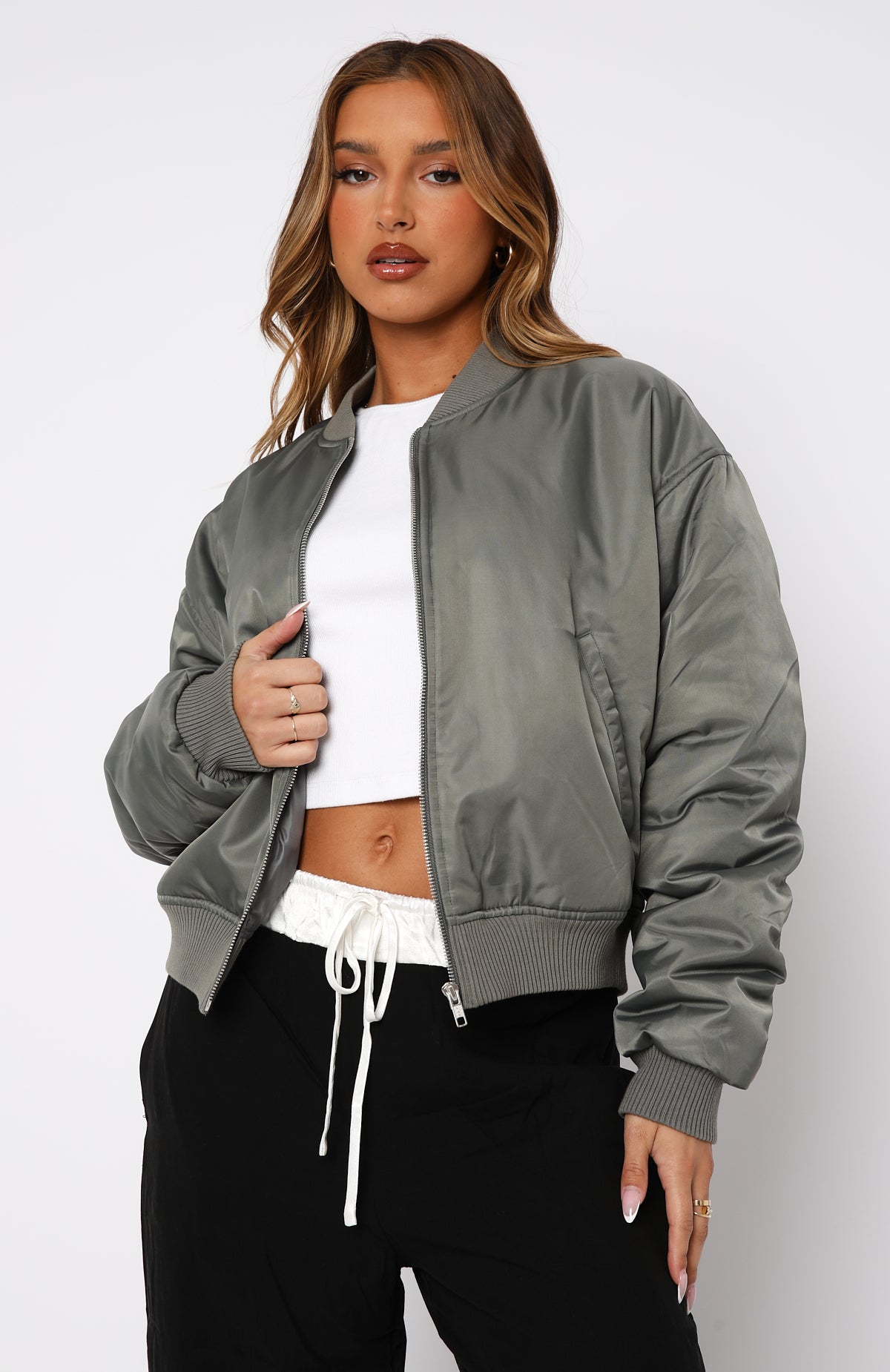 Premium Olive Bomber Jacket - Ultimate Cold Weather Style