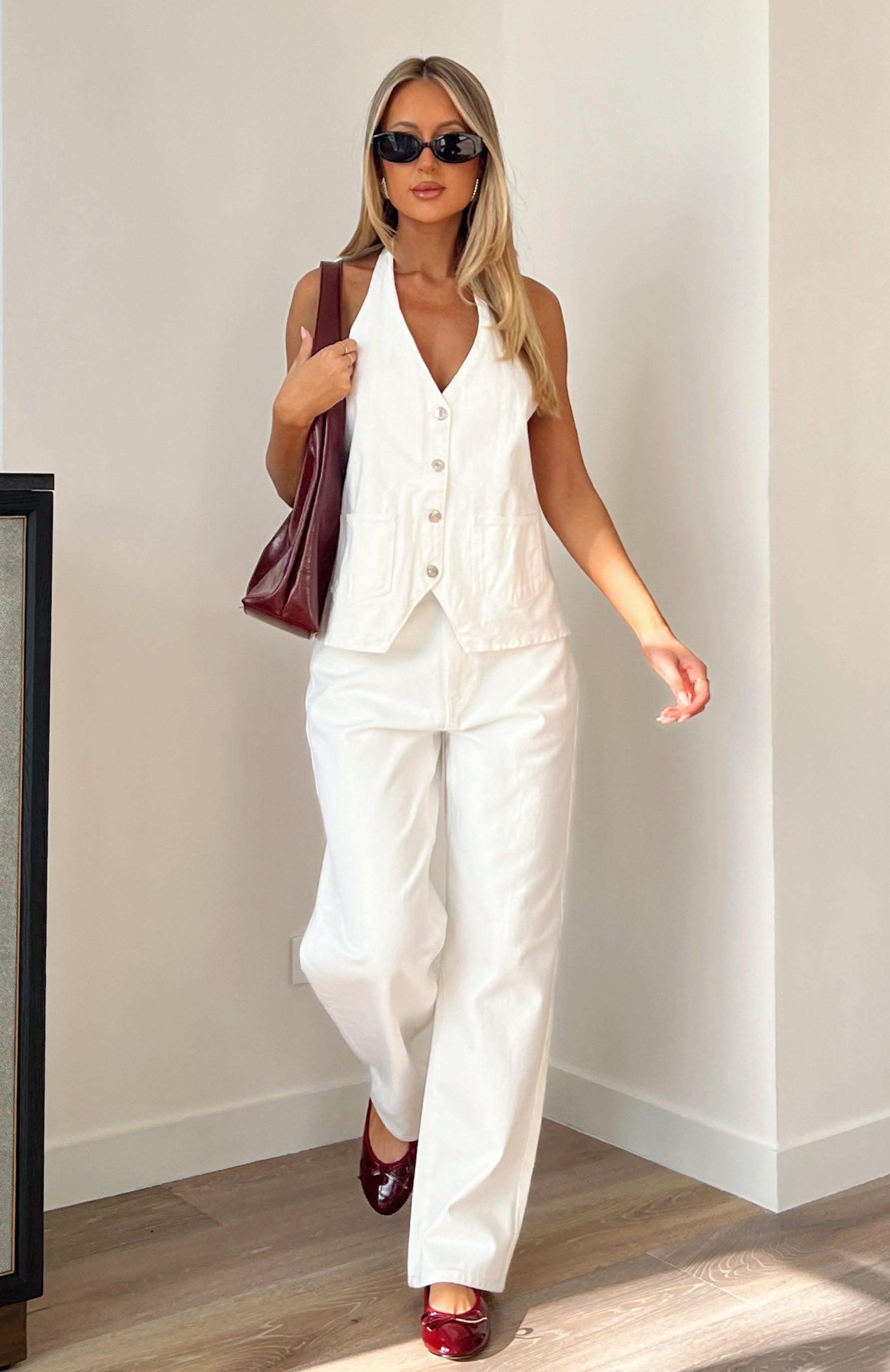 Premium Momentum Mid Rise Straight Leg Jeans in White - Ultimate Comfort & Style