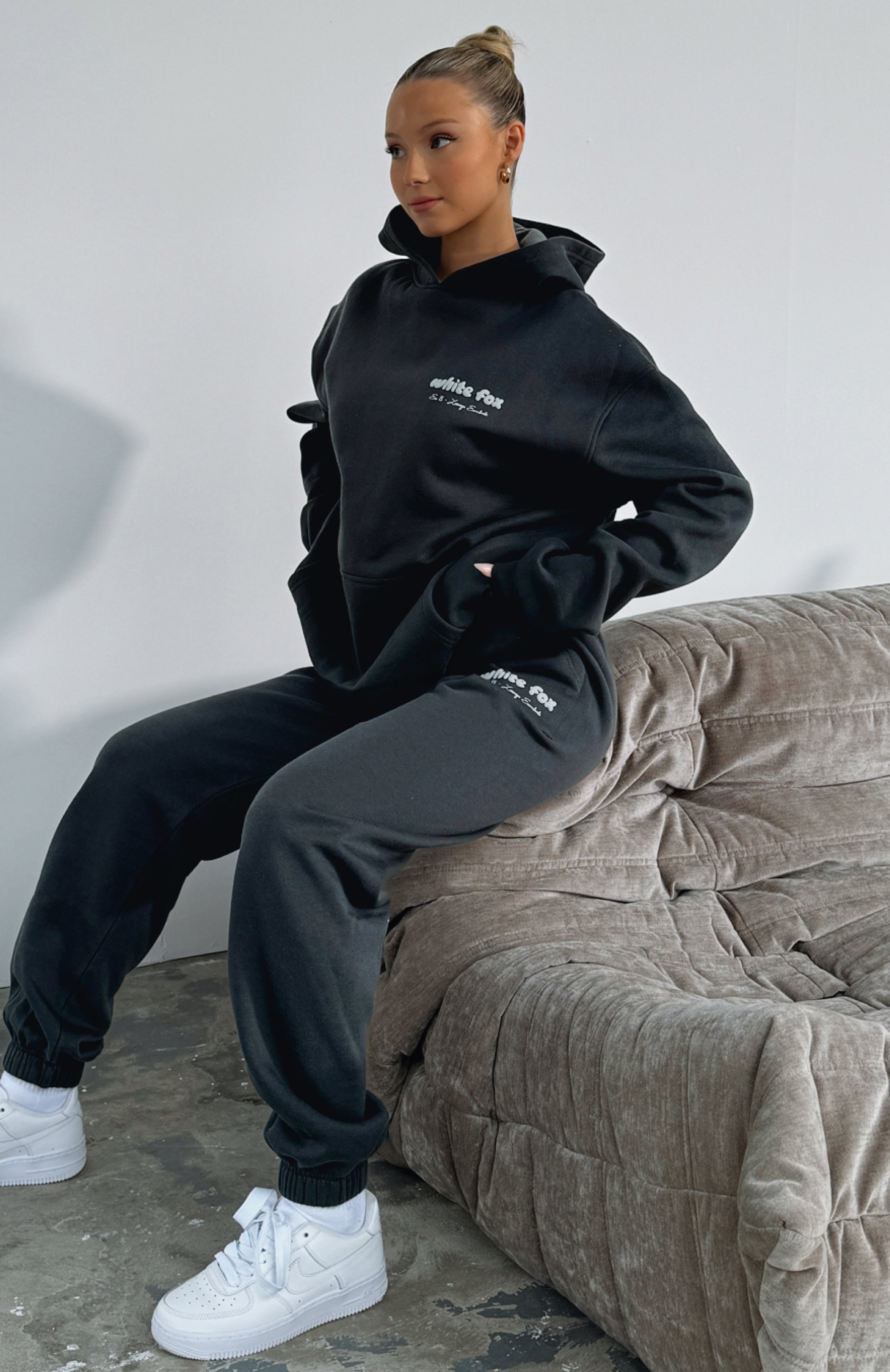 Premium Era 8 Sweatpants in Fossil - Ultimate Comfort & Style