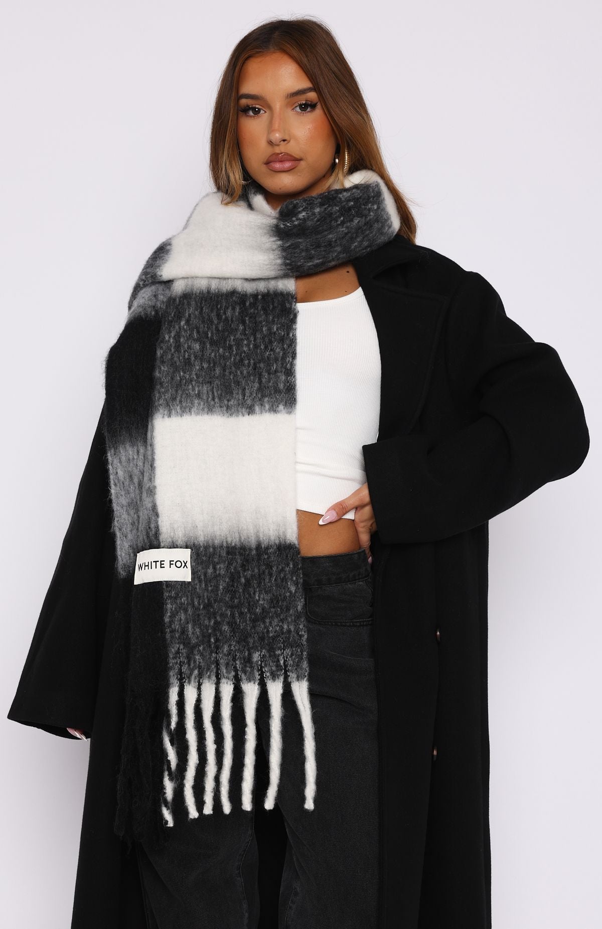 Premium Colorado Scarf - Ultimate Style in Black/White