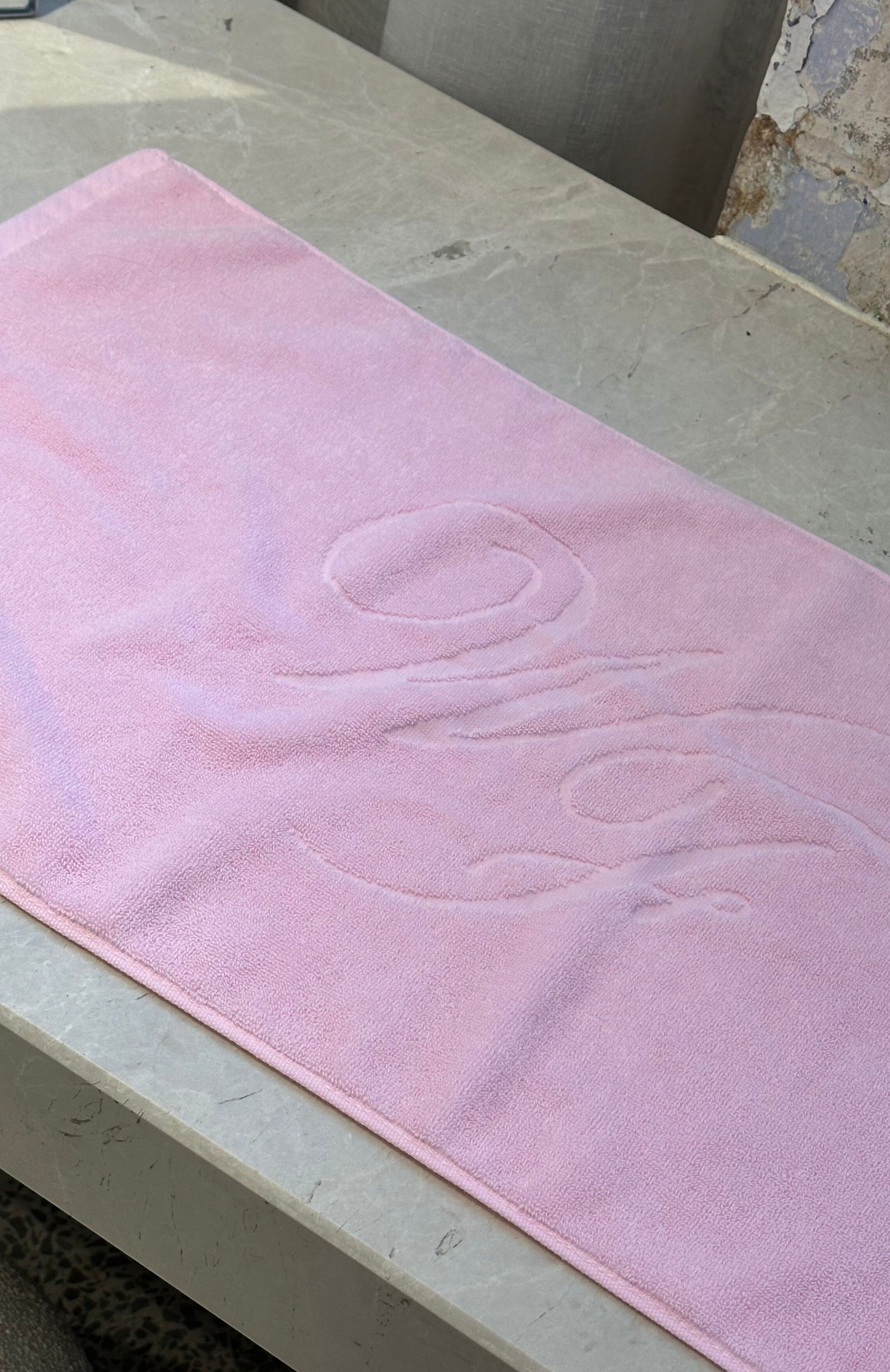 Premium Baby Pink Gym Towel - Ultimate Workout Essential