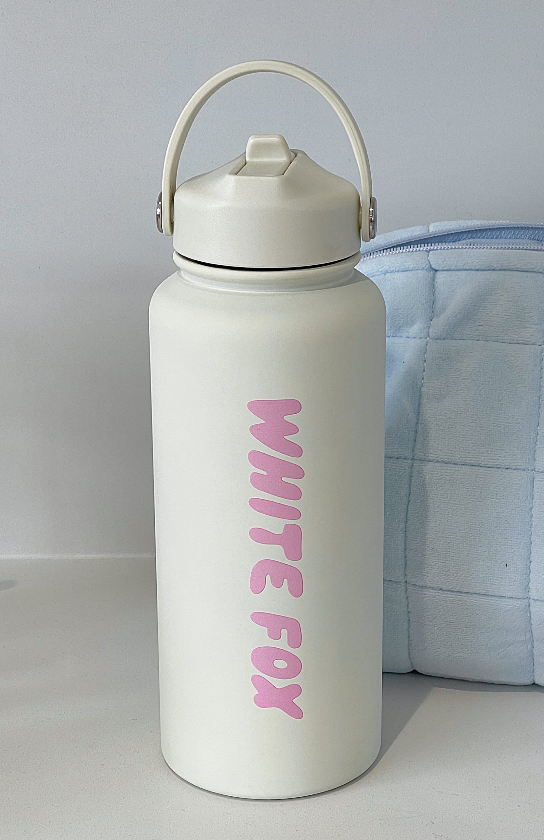 Premium Hydration Companion - 1L Insulated Drink Bottle (White/Pink)