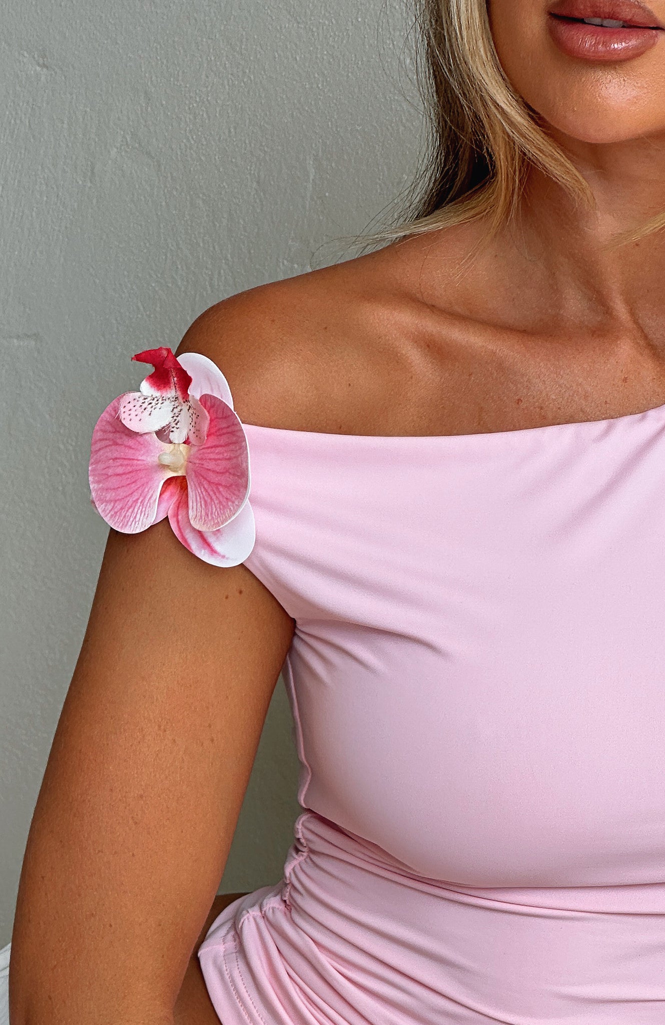 Premium One-Shoulder Be The Vibe Top - Baby Pink