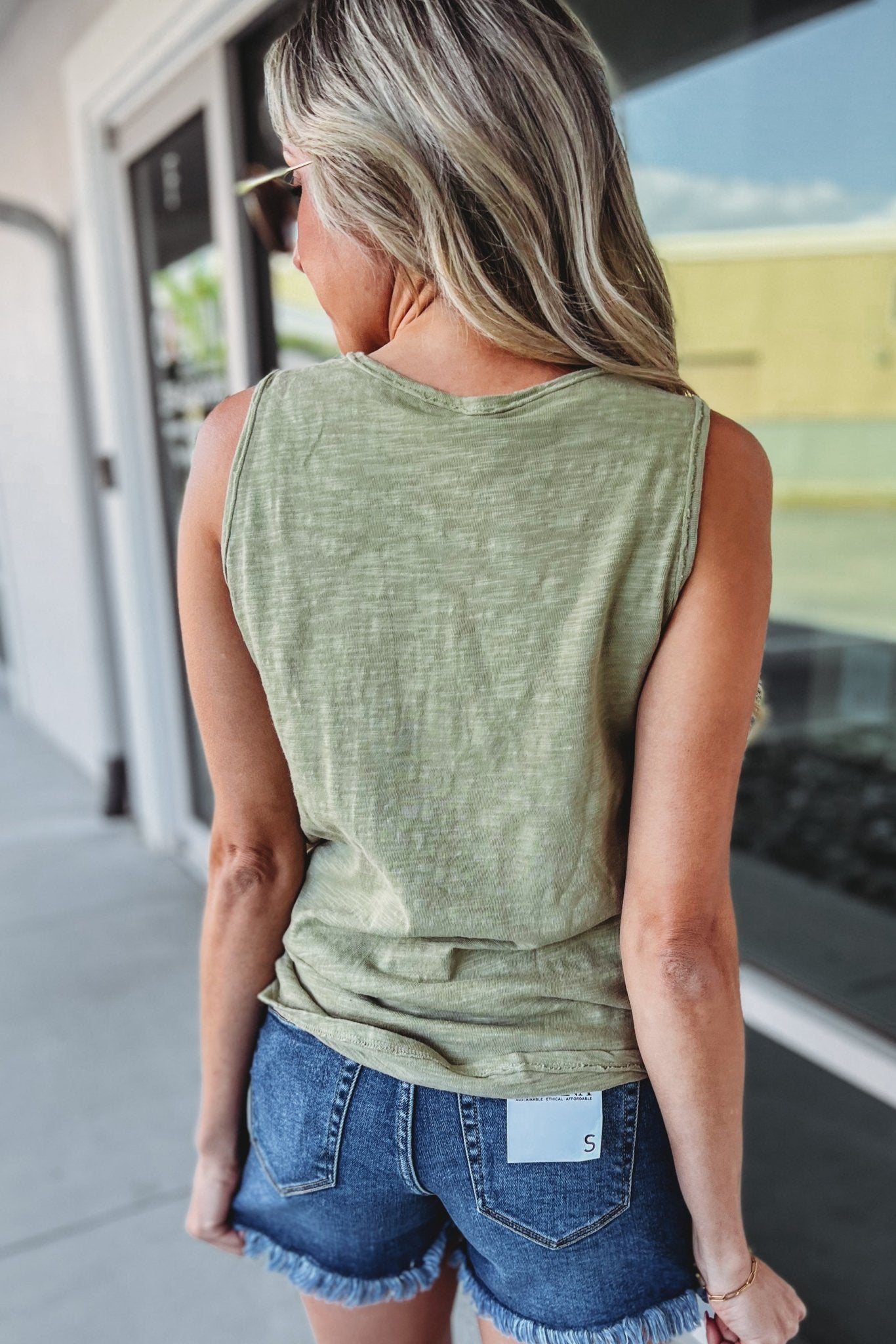 Premium Henley Tank - Ultimate Comfort & Style