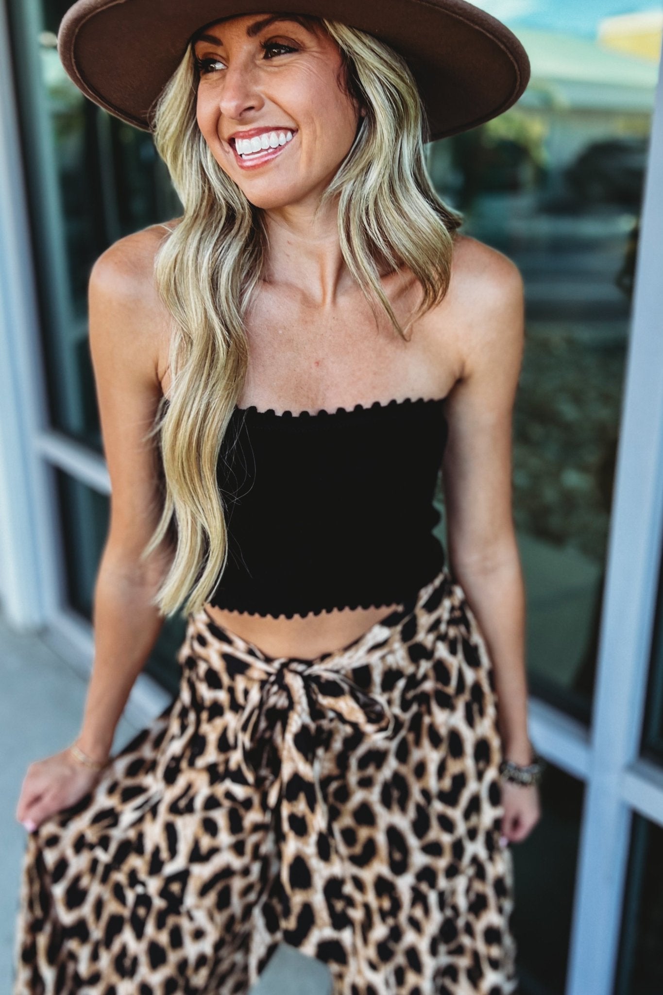 Premium Chic Scallop Edge Black Cropped Tube Top