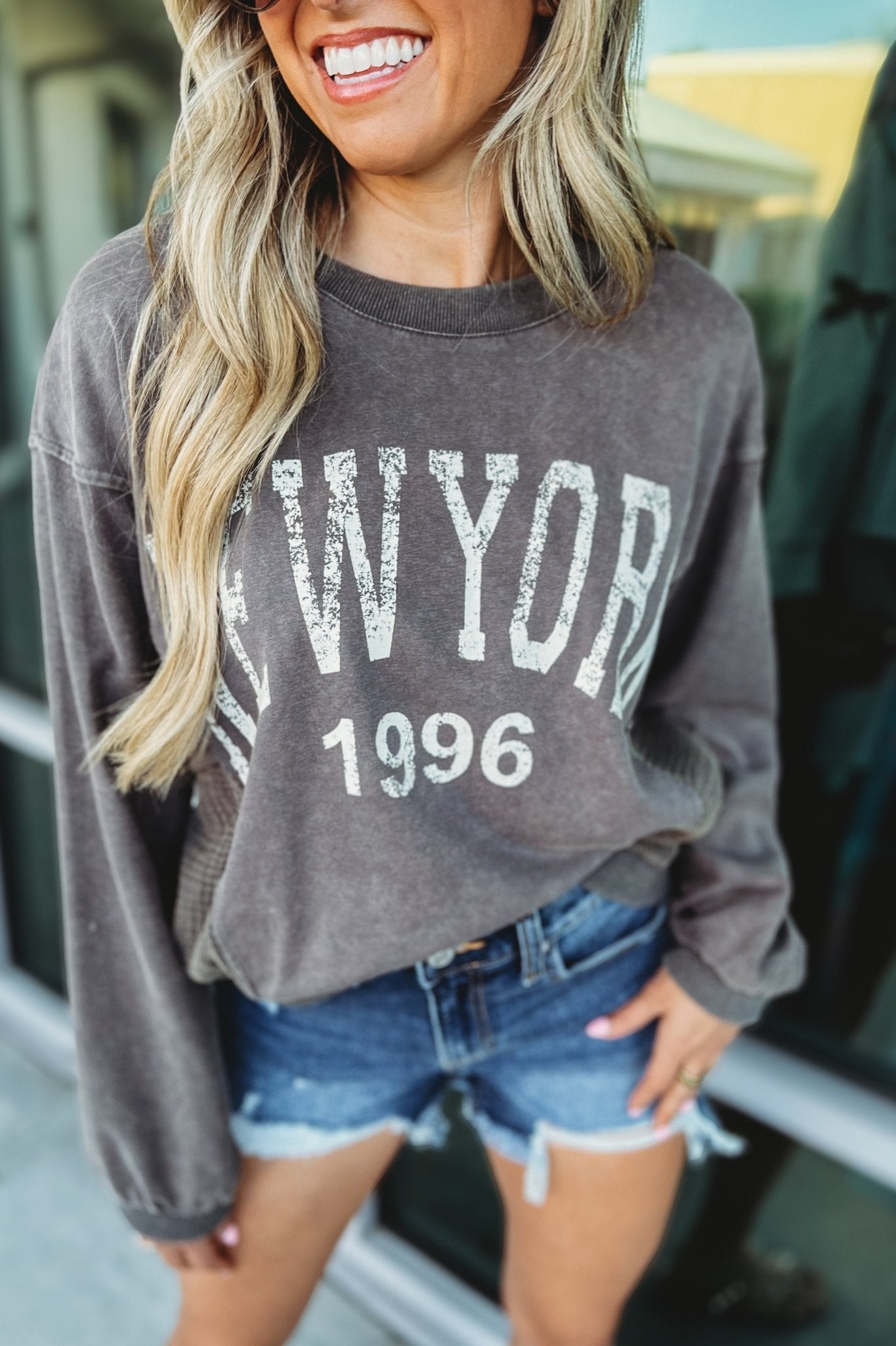 Premium Vintage New York Pullover - Effortless Urban Style