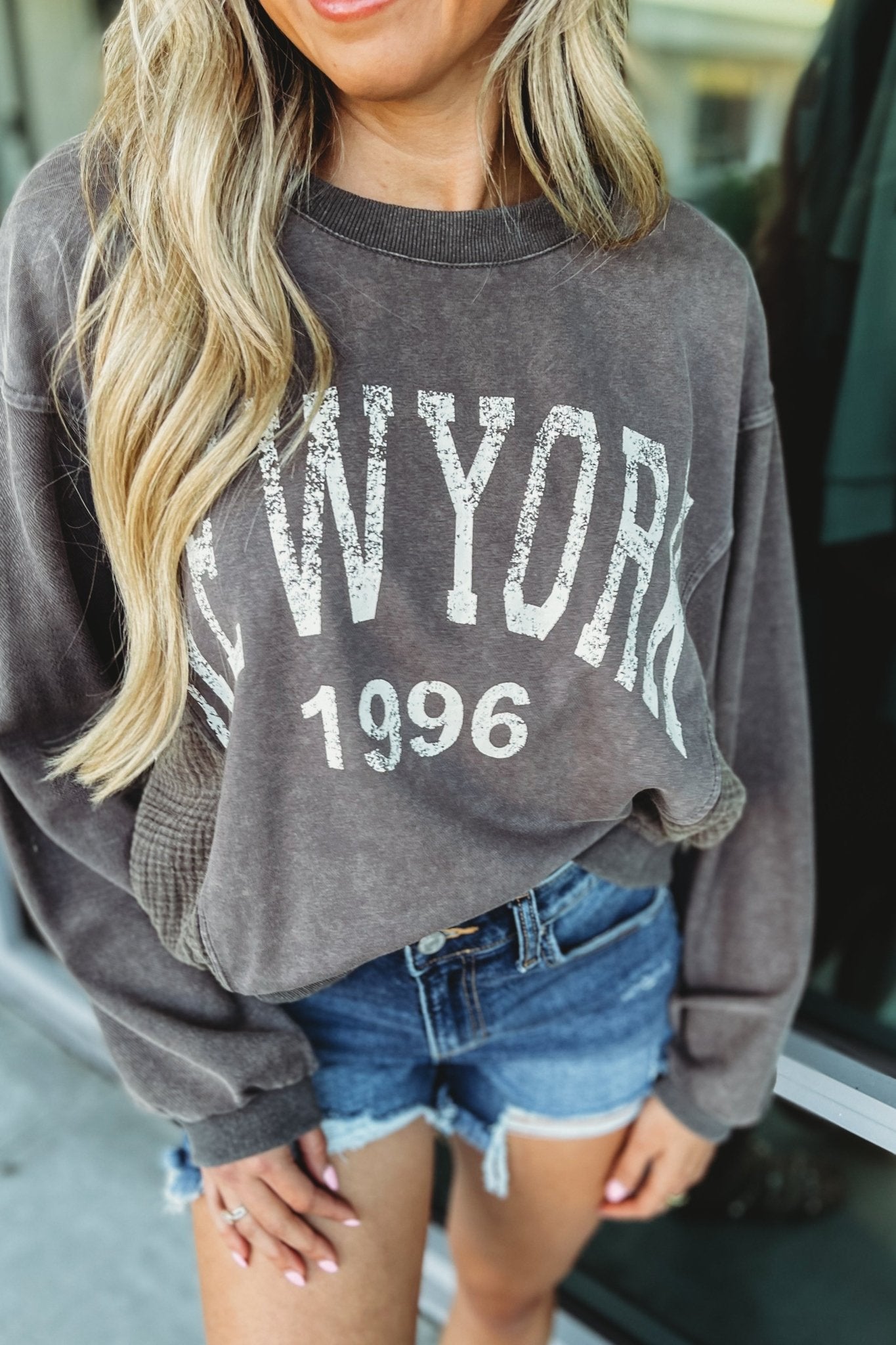 Premium Vintage New York Pullover - Effortless Urban Style