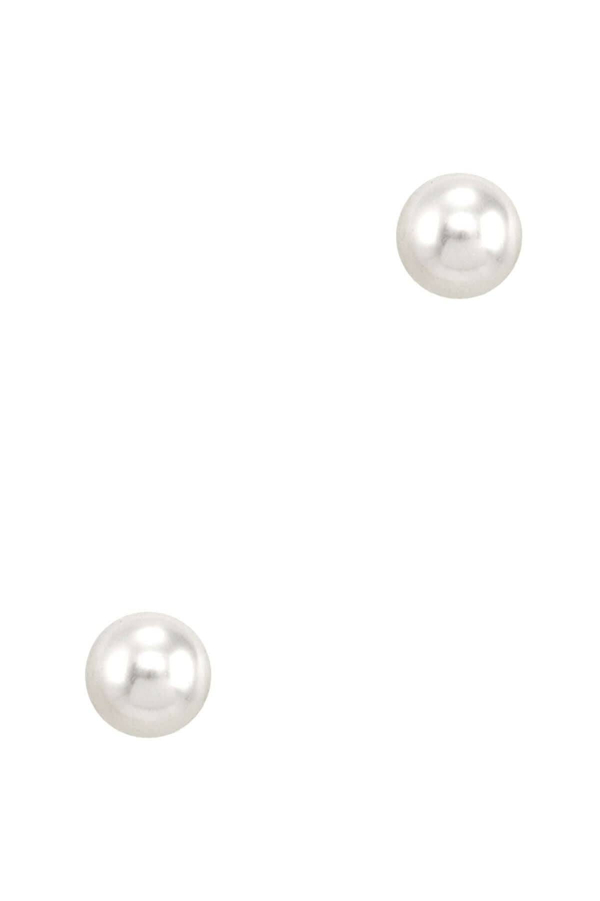 Premium White Pearl Stud Earrings – Timeless Elegance